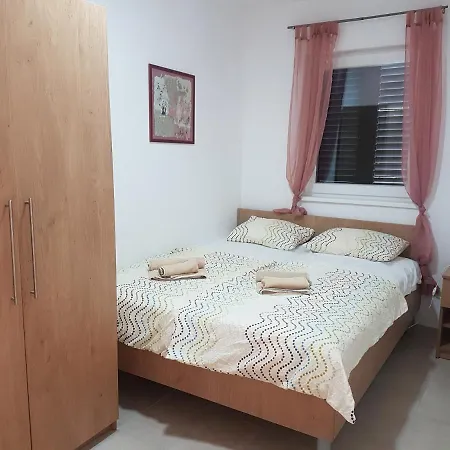Niva Apartman *