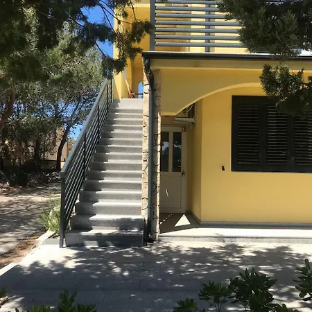 Niva Apartment Vir
